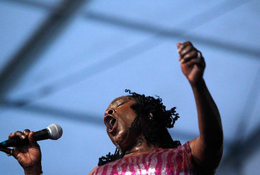 Sharon Jones and the Dap-Kings bring the soul at New Orleans Jazz Fest